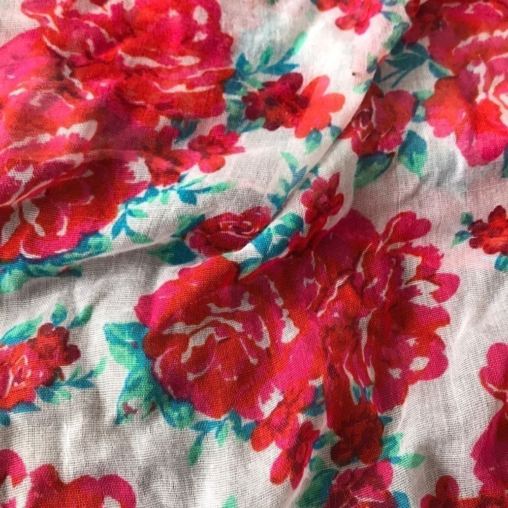 3/30$ Infinity floral scarf - Picture 3 of 3